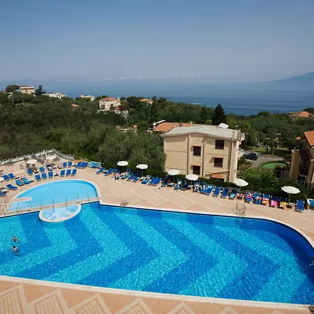 Hotel Grand Vesuvio 4*