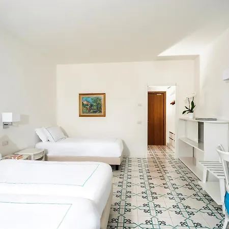 Hotel Grand Vesuvio 4*