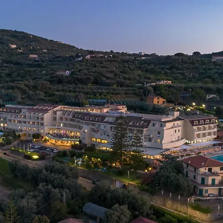 Grand Vesuvio 4* Сорренто