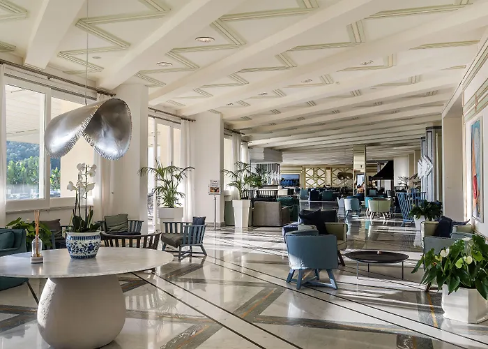 Hotel Grand Vesuvio 4*