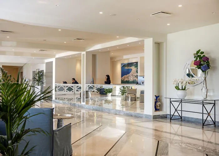 Grand Vesuvio Hotel 4*